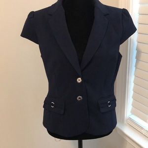 Navy blue short-sleeved suit jacket